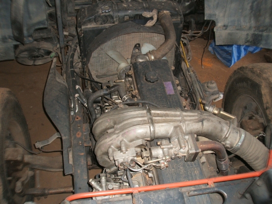 ขายด่วนรถสิบล้อเทลเลอร์ มิตซู 225 แรงม้า เครื่องยนต์ 6M61 กำลังแล็บลายกระบะท้ายลาดอยู่ ขายด่วนรถสิบล้อเทลเลอร์ มิตซู 225 แรงม้า เครื่องยนต์ 6M61 กำลังแล็บลายกระบะท้ายลาดอยู่