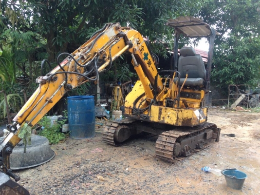 ขายรถแบคโฮเล็ก นิสสัน pc 30