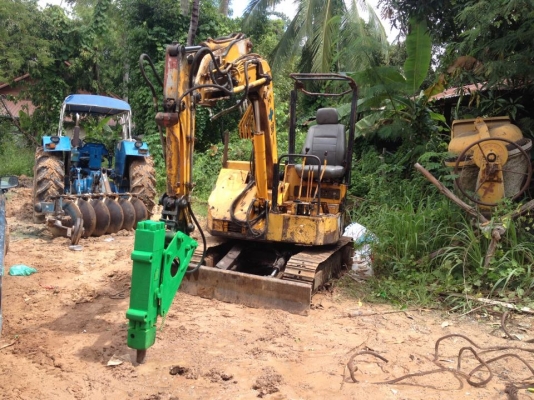 ขายรถแบคโฮเล็ก นิสสัน pc 30