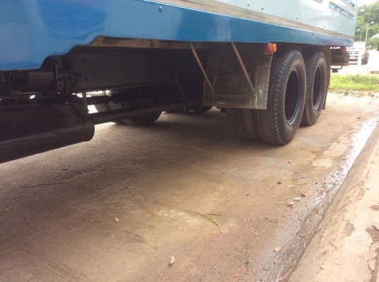 ISUZU 10ล้อRocky 175 แรง ยาว 7.2 ม. (ยาวพิเศษรถห้างแท้) กะบะพื้นปูสแตนเลส ตีนเป็ด ครัทซีดี เครื่องดี ยางดี ขาย 700,000 บาท