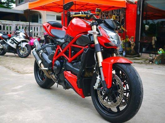 ขาย Ducati Street fighter 848 ปี 2012 ทะเบียนแท้ รถศูนย์ทองหล่อ สภาพหล่อๆ ของแต่งแพงๆ