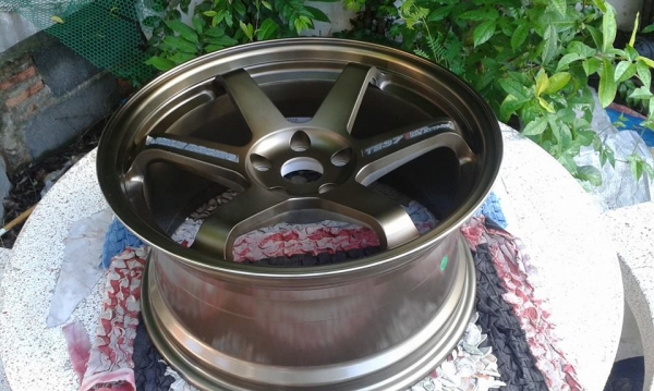 ขายล้อใหม่เคยเป็นล้อโชว์ 1 ล้อครับ te37tt 18" หน้า 9" หลัง 10" สนใจติดต่อเล็กคลองสามครับ 081-3747940