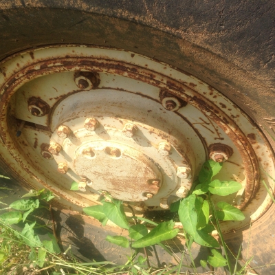 ขายด่วน CAT 910 รถตักล้อยางเอวอ่อน ขายตามสภาพครับ เก็บรายละเอียดอีกไม่มากครับ เครื่องยนต์เดิมๆสภาพดี ระบบไฮดรอลิกส์มีปัญหาต้องแก้ไขครับ โดยรวมอุปกรณ์ยังอยู่ครบครับ เอกสารสัญญาซื้อขาย ราคาต่อรองได้ครับ