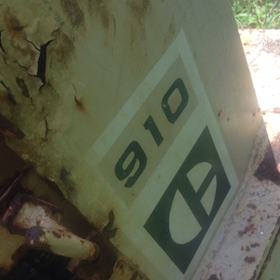 ขายด่วน CAT 910 รถตักล้อยางเอวอ่อน ขายตามสภาพครับ เก็บรายละเอียดอีกไม่มากครับ เครื่องยนต์เดิมๆสภาพดี ระบบไฮดรอลิกส์มีปัญหาต้องแก้ไขครับ โดยรวมอุปกรณ์ยังอยู่ครบครับ เอกสารสัญญาซื้อขาย ราคาต่อรองได้ครับ