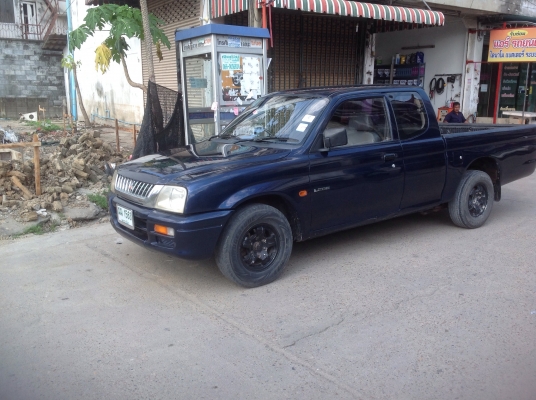 ขายรถมิตซูบิชิ สตาด้าแค็บ ปี 96 สีน้ำเงิน เพาเวอร์ ภายในสวย สีดี แอร์เย็น  เครื่องดี  2500 cc