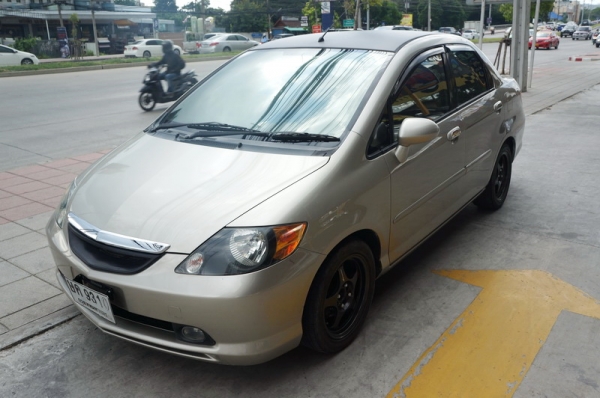 HONDA CITY ปี 2003 รถสวย ติดแก็ส LPG หัวฉีด กระจกไฟฟ้า พวงมาลัยพาวเวอร์ ล้อ MAX แต่งสวย ๆ เครื่องเดิม ช่วงล่างแน่น แอร์เย็น ภายในสภาพสวย สีสวย รถพร้อมใช้งาน จัดไฟแนนได้