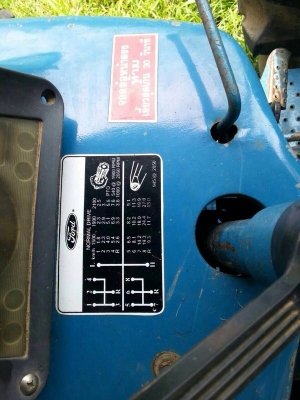 รถไถฟอร์ด รุ่น 7610 2 เพลา. สนใจติดต่อ 081 - 6079515 รถไถฟอร์ด รุ่น 7610 2 เพลา. สนใจติดต่อ 081 - 6079515