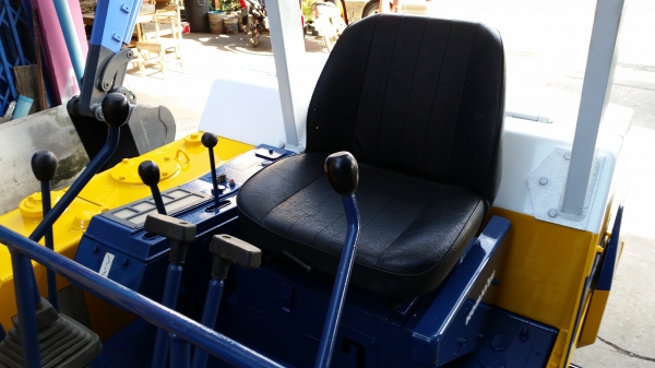 ขาย รถขุด KOMATSU รุ่น PC40-6- แทร็กเหล็ก มือสองญี่ปุ่น ขาย รถขุด KOMATSU รุ่น PC40-6- แทร็กเหล็ก มือสองญี่ปุ่น