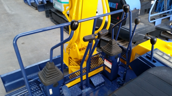 ขาย รถขุด KOMATSU รุ่น PC40-6- แทร็กเหล็ก มือสองญี่ปุ่น ขาย รถขุด KOMATSU รุ่น PC40-6- แทร็กเหล็ก มือสองญี่ปุ่น