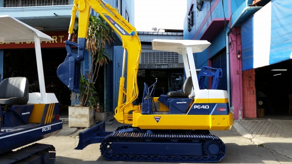 ขาย รถขุด  KOMATSU รุ่น PC40-6-  แทร็กเหล็ก มือสองญี่ปุ่น