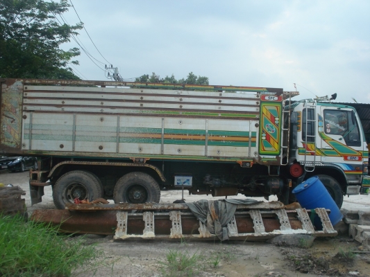 ขายรถ 10 ล้อ HINO 3M 2 เพลา 240 แรงม้า ดั๊มได้ ปี '45 โทร. 0816205482, 0844233207 สภาพดีพร้อมใช้งาน ขายรถ 10 ล้อ HINO 3M 2 เพลา 240 แรงม้า ดั๊มได้ ปี '45 โทร. 0816205482, 0844233207 สภาพดีพร้อมใช้งาน