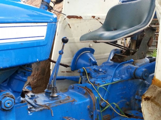 ขายรถไถฟอร์ด 4000 เครื่อง T7 อุปกรณ์ผานหลัง สภาพสวย พร้อมใช้งาน เอกสารเล่มทะเบียนพร้อมโอน สนใจโทร090-8588220คุณนะ ID:narong498 หรือ www.truck.in.th/498 ขายรถไถฟอร์ด 4000 เครื่อง T7 อุปกรณ์ผานหลัง สภาพสวย พร้อมใช้งาน เอกสารเล่มทะเบียนพร้อมโอน สนใจโทร090-8588220คุณนะ ID:narong498 หรือ www.truck.in.th/498