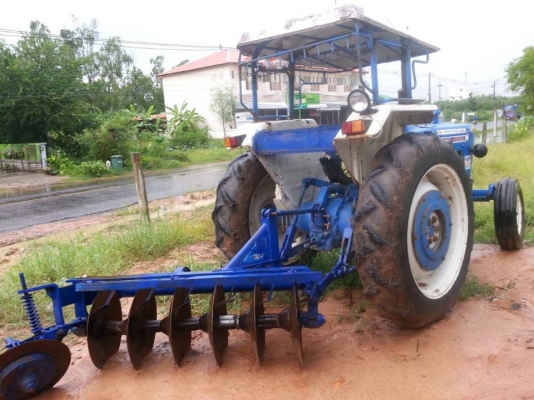 ขายรถไถฟอร์ด 4000 เครื่อง T7 อุปกรณ์ผานหลัง สภาพสวย พร้อมใช้งาน เอกสารเล่มทะเบียนพร้อมโอน สนใจโทร090-8588220คุณนะ ID:narong498 หรือ www.truck.in.th/498