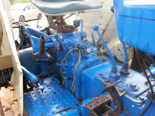 ขายรถไถฟอร์ด 4000 เครื่อง T7 อุปกรณ์ผานหลัง สภาพสวย พร้อมใช้งาน เอกสารเล่มทะเบียนพร้อมโอน สนใจโทร090-8588220คุณนะ ID:narong498 หรือ www.truck.in.th/498 ขายรถไถฟอร์ด 4000 เครื่อง T7 อุปกรณ์ผานหลัง สภาพสวย พร้อมใช้งาน เอกสารเล่มทะเบียนพร้อมโอน สนใจโทร090-8588220คุณนะ ID:narong498 หรือ www.truck.in.th/498