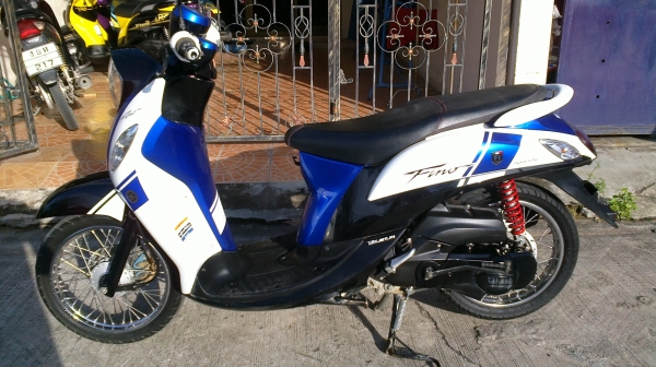 All new fino Fi ขาวน้ำเงินดำ 56 เครื่องเดิมจากโรงงานชุดสีสวยระบบไฟฟ้าดี