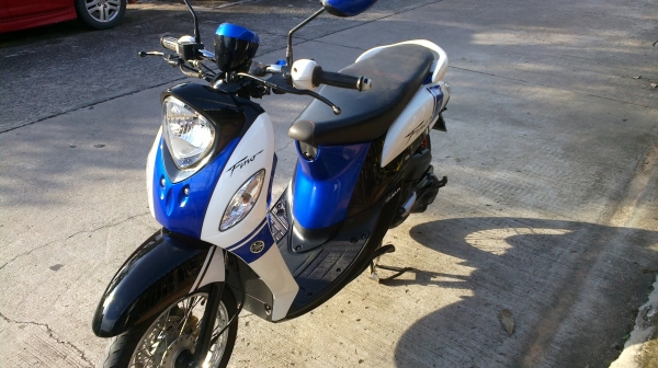 All new fino Fi ขาวน้ำเงินดำ 56 เครื่องเดิมจากโรงงานชุดสีสวยระบบไฟฟ้าดี