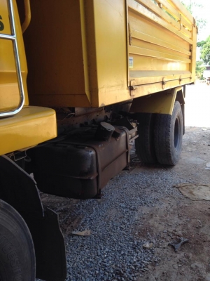 ขายรถ 6ล้อใหญ่พร้อมดั้ม มิตซูบิชิ FN 527S  10สปีดเกียร์ฟุตเลอร์  2เพลา ต่อรองราคาได้