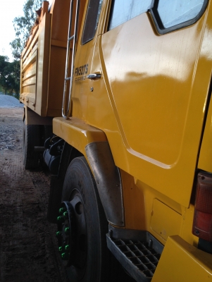 ขายรถ 6ล้อใหญ่พร้อมดั้ม มิตซูบิชิ FN 527S  10สปีดเกียร์ฟุตเลอร์  2เพลา ต่อรองราคาได้