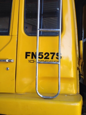 ขายรถ 6ล้อใหญ่พร้อมดั้ม มิตซูบิชิ FN 527S  10สปีดเกียร์ฟุตเลอร์  2เพลา ต่อรองราคาได้