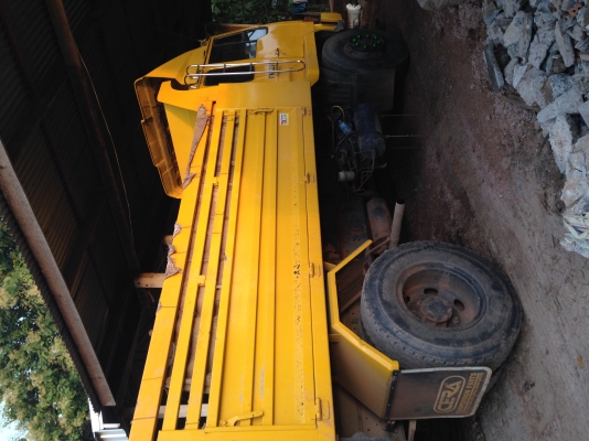 ขายรถ 6ล้อใหญ่พร้อมดั้ม มิตซูบิชิ FN 527S  10สปีดเกียร์ฟุตเลอร์  2เพลา ต่อรองราคาได้