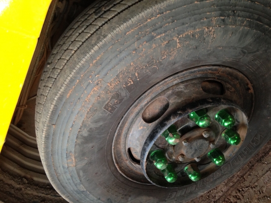 ขายรถ 6ล้อใหญ่พร้อมดั้ม มิตซูบิชิ FN 527S  10สปีดเกียร์ฟุตเลอร์  2เพลา ต่อรองราคาได้