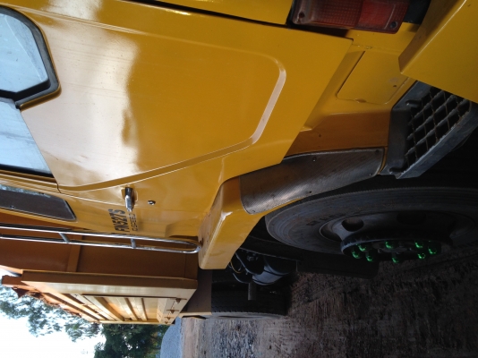 ขายรถ 6ล้อใหญ่พร้อมดั้ม มิตซูบิชิ FN 527S  10สปีดเกียร์ฟุตเลอร์  2เพลา ต่อรองราคาได้