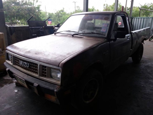 ขายกระบะISUZU KBฝาทอง สวยพร้อมใช้งาน เอกสารพร้อมโอน สนใจโทร090-8588220คุณนะ ID:narong498 หรือ www.truck.in.th/498