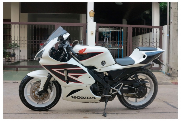 ------------  Honda Vfr 400cc    (ทะเบียนแท้)