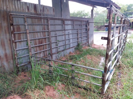 ขายคอกข้างเสริม ยาว4.30ม. สภาพพร้อมใช้งาน สนใจโทร 090-8588220คุณนะ ID:narong498 หรือ www.truck.in.th/498