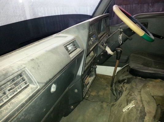 ขายรถตู้ เครื่องดีเชล2.7 พ.ธรรมดา แอร์เย็น สภาพพร้อมใช้งาน เอกสารพร้อมโอน สนใจโทร090-8588220คุณนะ ID:narong498 หรือ www.truck.in.th/498