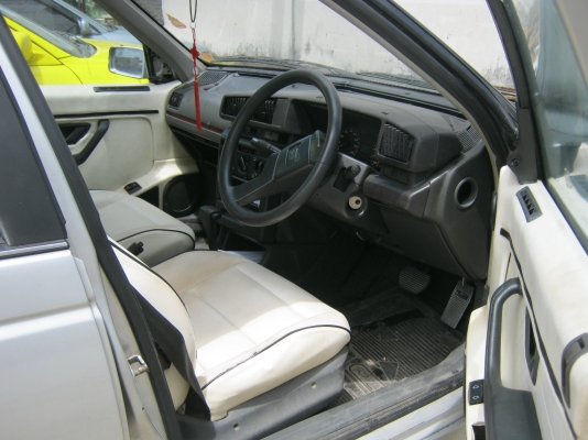 ขายเปอโย405ปี90เกียร์ออโต ขับดี 33000 ขายเปอโย405ปี90เกียร์ออโต ขับดี 33000