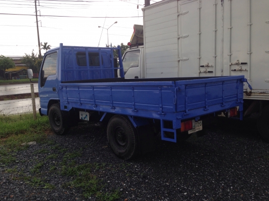 4ล้ออีซูซุNKRทะเบียนไม่ติดเวลา