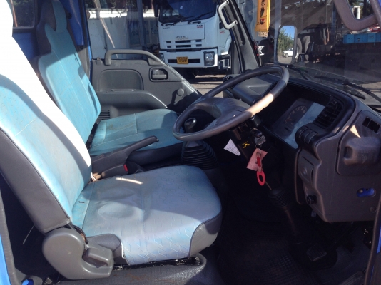 4ล้ออีซูซุNKRทะเบียนไม่ติดเวลา