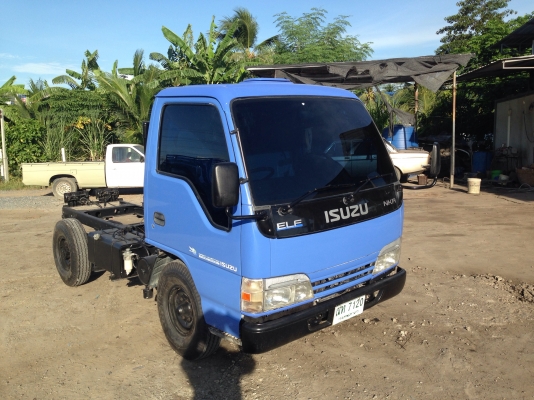 4ล้ออีซูซุNKRทะเบียนไม่ติดเวลา