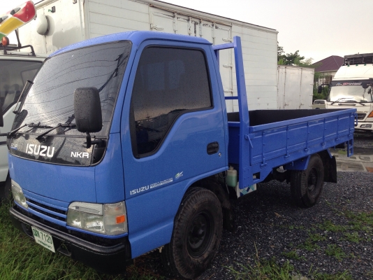 4ล้ออีซูซุNKRทะเบียนไม่ติดเวลา