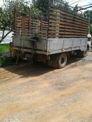 ขายHINO KM310 เครื่องEQ100 เครื่องดี ช่วงล่างดี6น็อต ยาว4.30เมตร สภาพพร้อมใช้งาน เอกสารพร้อมโอน สนใจโทร 090-8588220คุณนะ ID:narong498 หรือ www.truck.in.th/498