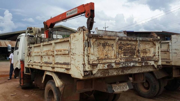 ขายรถดั้มKM777 ติดเครน2.5ตัน เครื่องดี แคชซีสวย สภาพพร้อมใช้งาน เอกสารพร้อมโอน สนใจโทร 090-8588220คุณนะ ID:narong498 หรือ www.truck.in.th/498