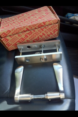 มือเปิดประตูอลูมิเนียม