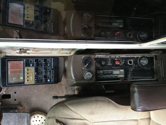 ขาย KOMATSU PC 100-5 บูมอาร์มพิเศษเทียบเท่า PC120 (เก่าญี่ปุ่นปีกว่า) สภาพสวยมากเดิมๆ ต่อรองเจ้าของโดยตรง 081-4283210