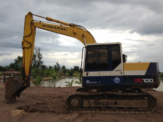 ขาย KOMATSU PC 100-5 บูมอาร์มพิเศษเทียบเท่า PC120 (เก่าญี่ปุ่นปีกว่า) สภาพสวยมากเดิมๆ ต่อรองเจ้าของโดยตรง 081-4283210