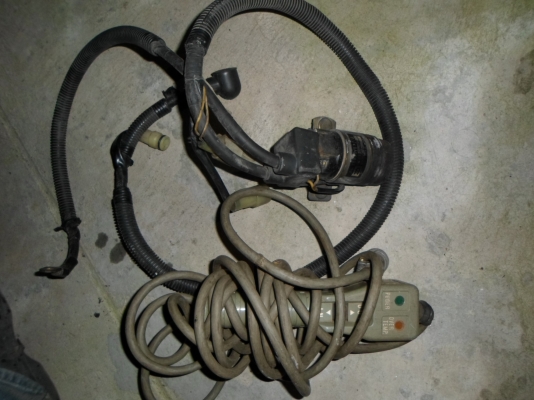 วิ้นหัวโหนก 12v โวล์  รีโหมด รีเลย์ครบ  โรลเลอขาวๆๆ สลิงไม่เคยใช้งาน   เพิ่งเปิดตู้ japan มาครับ