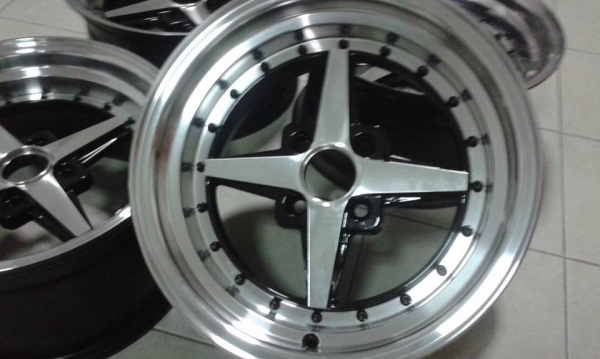 ขายล้อแม็กใหม่เป็นล้อโชว์ 1 ล้อครับ rota zero plus 15"x8" et20 4 รู 100 สีดำหน้าเงา ขายทั้งชุด 8,700 บาทพร้อมใส่ถ่วงครับ สนใจติดต่อเล็กคลองสามครับ 081-3747940 ขายล้อแม็กใหม่เป็นล้อโชว์ 1 ล้อครับ rota zero plus 15"x8" et20 4 รู 100 สีดำหน้าเงา ขายทั้งชุด 8,700 บาทพร้อมใส่ถ่วงครับ สนใจติดต่อเล็กคลองสามครับ 081-3747940