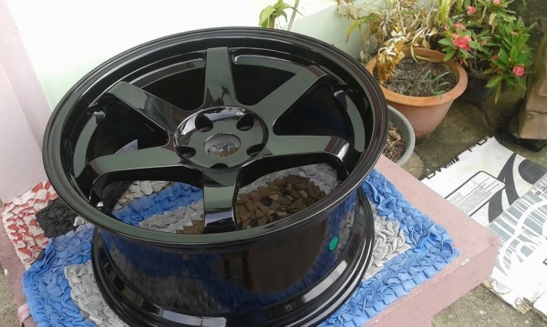 ขายล้อแม็กใหม่เคยเป็นล้อโชว์ 1 ล้อครับ te37tt 18" หน้า 9" et30 หลัง 10" et25 5 รู 114.3 สีดำเงา ขายทั้งชุด 13,900 บาท พร้อมยางใหม่ triangle ผลิตปี 14 หน้า 235/40r18 หลัง 265/35r18 ล้อ+ยางใหม่ 23,400 บาทครับ สนใจติดต่อเล็กคลองสามครับ 081-374