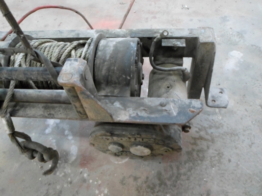 Thomas 3 Winch  ใส่แลนด ซีรี่พอดีเลยครับ  From Australia  12v  หายาก