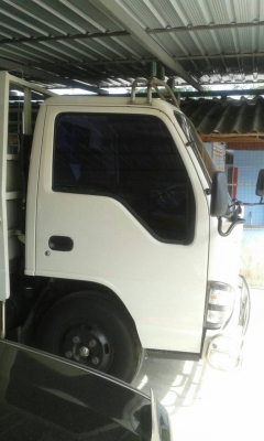 ขายรถบรรทุก 6 ล้อรั้ว ISUZU NKR 100 แรงม้าปี 2550 กระบะยาว 3.10 เมตร ราคา 450000