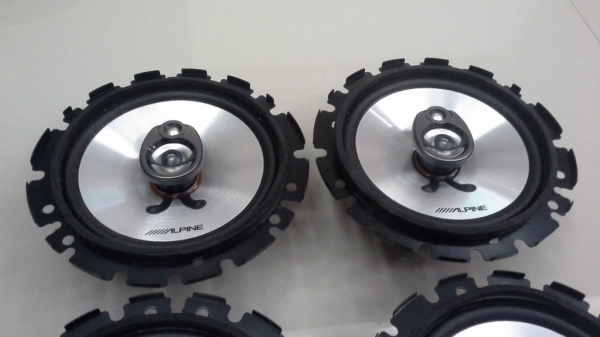 ลำโพง Alpine ขนาด 6" STE-163A แกนร่วม 3 ทาง เสียงดี นุ่มๆใสๆ ลำโพง Alpine ขนาด 6" STE-163A แกนร่วม 3 ทาง เสียงดี นุ่มๆใสๆ