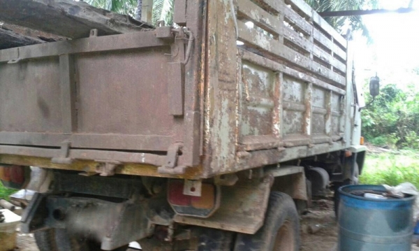 รถอีซูซุ 6 ล้อดั้ม FTR 165 แรงม้า. สนใจติดต่อ 081 - 6079515 รถอีซูซุ 6 ล้อดั้ม FTR 165 แรงม้า. สนใจติดต่อ 081 - 6079515