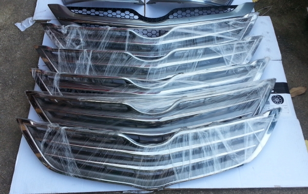 โคมไฟหน้า วีออส Smoke chome แท้โรงงาน