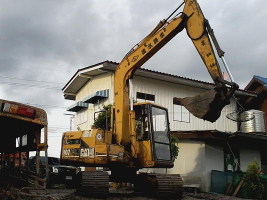ขาย CAT 307 สภาพดี รุ่นใหม่กว่า CAT E 70  ระบบดี ตัวเดินไม่มีดัง เครื่องปั๊มแห้งๆสีเดิมๆยังไม่เคยทำสีรถไวสุดๆ
