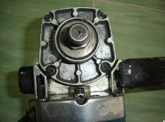 ขายเครื่องขัดสีไฟฟ้า มากีต้า Makita รุ่น 9227C